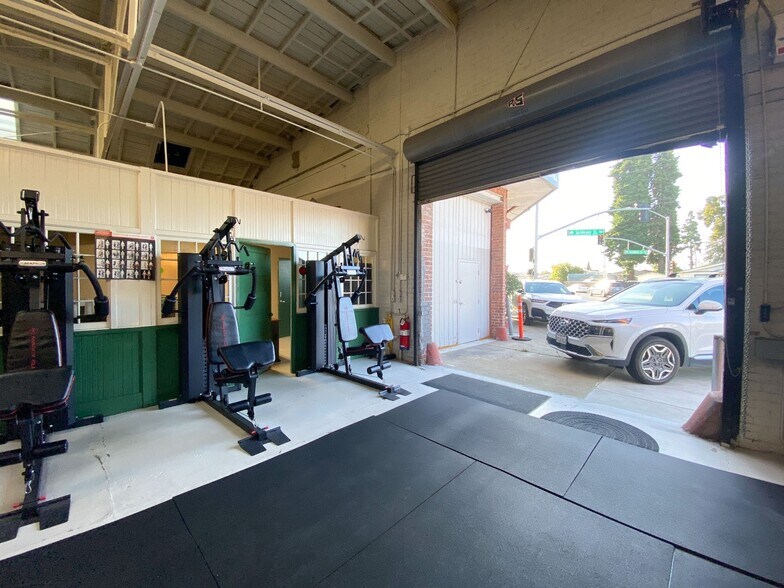 More Photos Of 2515 Seminary Ave, Oakland Health Club For Sale