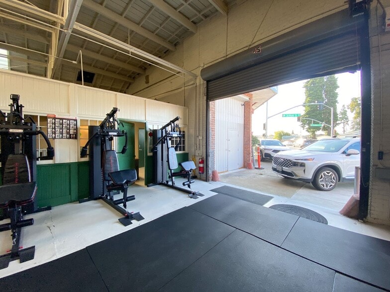 More Photos Of 2515 Seminary Ave, Oakland Health Club For Sale