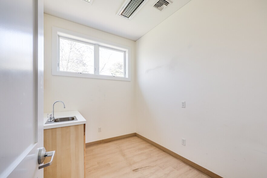 More Photos Of 204 Main St, Orleans Medical For Sale