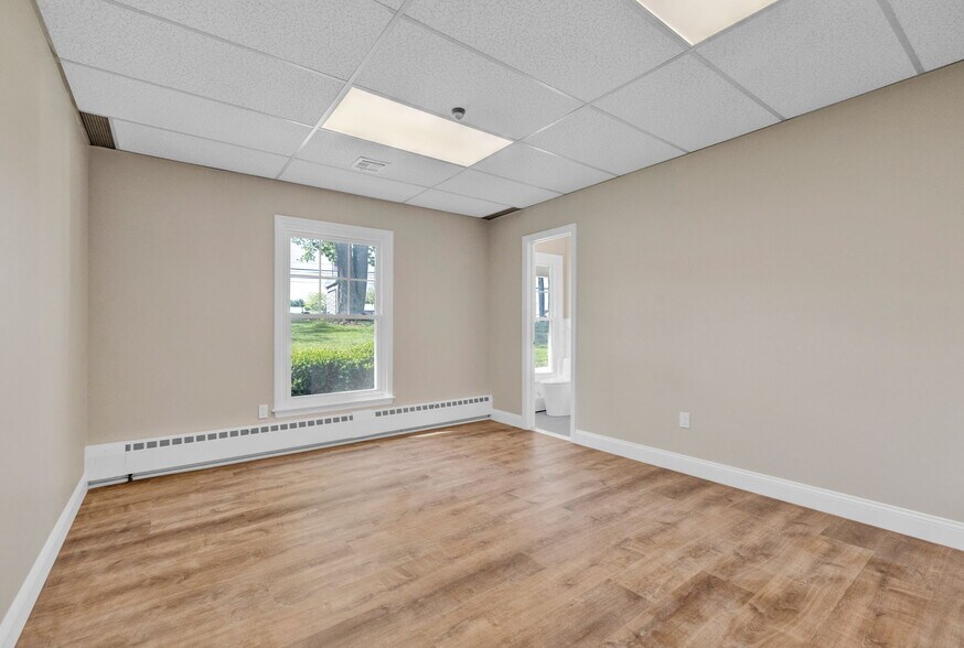 More Photos Of 215 Old Tappan Rd, Old Tappan Medical For Lease