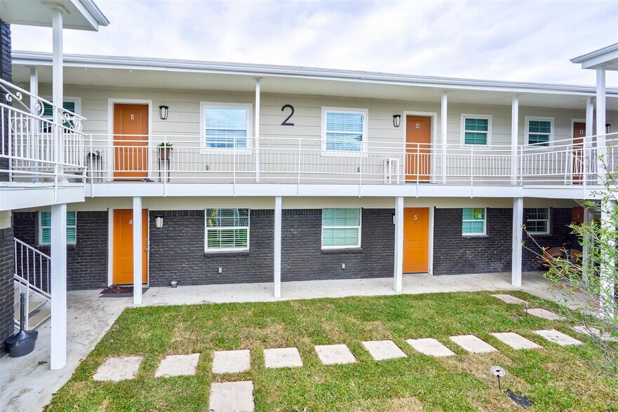 More Photos Of 1824 Thonig Rd, Houston Apartments For Sale