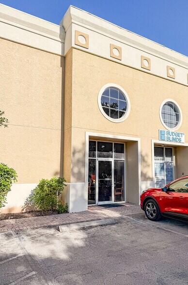 More Photos Of 5780 Taylor Rd, Naples Showroom For Sale