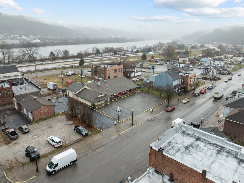 More Photos Of 3052 Belmont St, Bellaire Storefront Retail Office For Sale