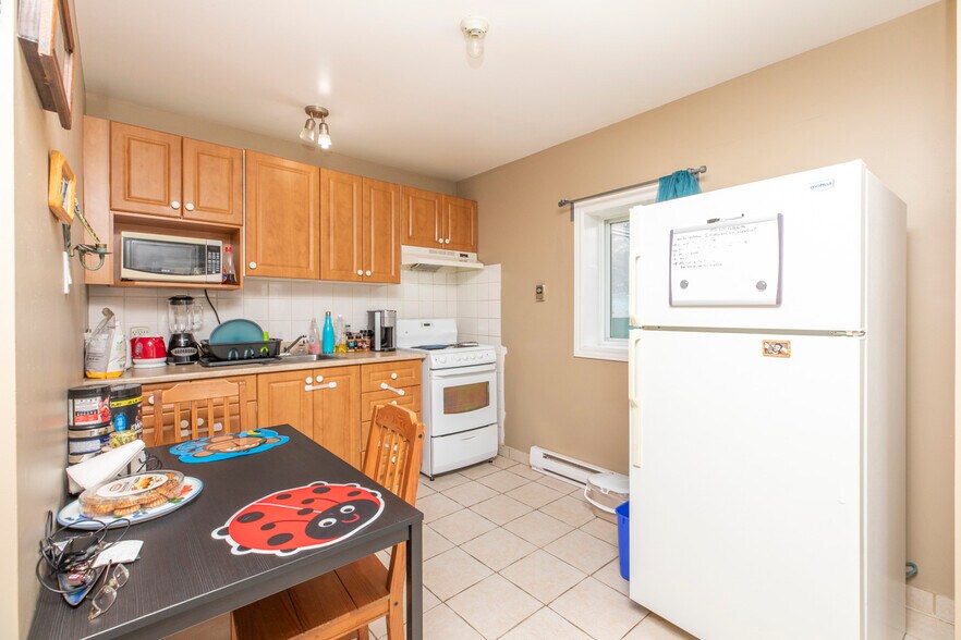 More Photos Of 14 Marier Av, Ottawa Storefront Retail Residential For Sale