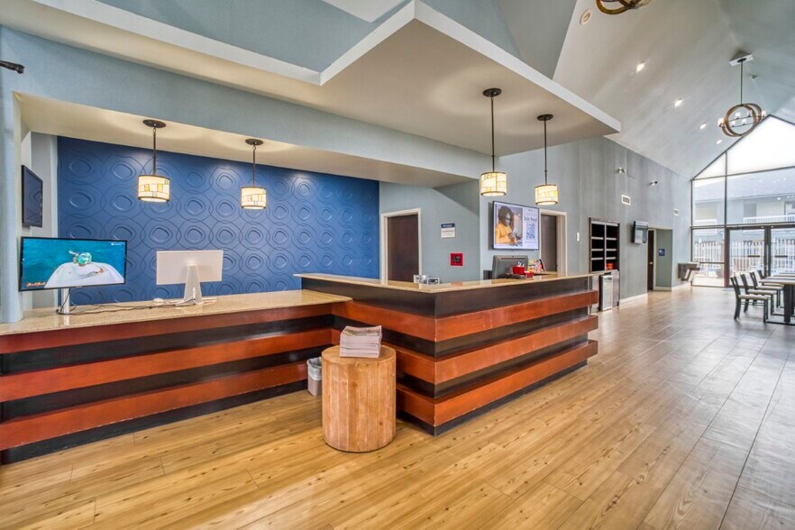 More Photos Of 400 E Avenue G, Port Aransas Hotel For Sale