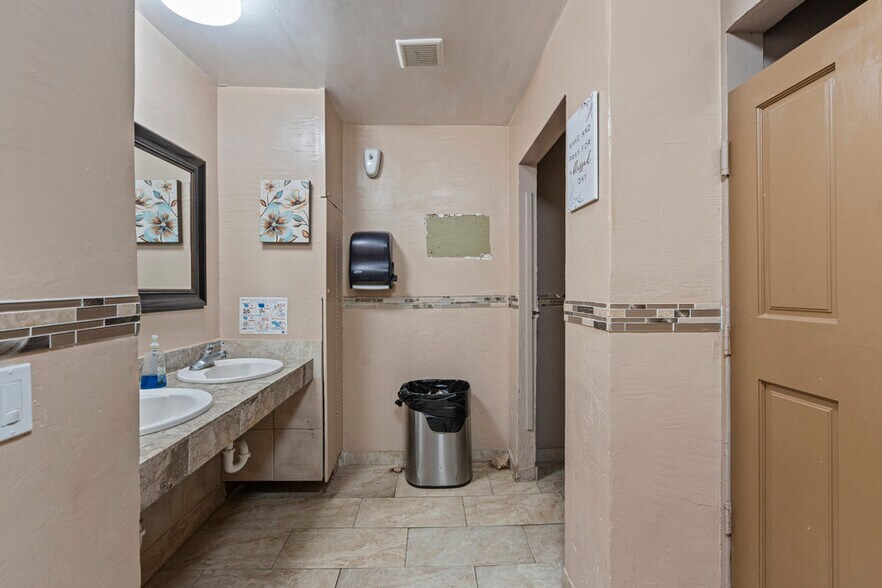 More Photos Of 11261 Merritt St, Castroville Specialty For Sale