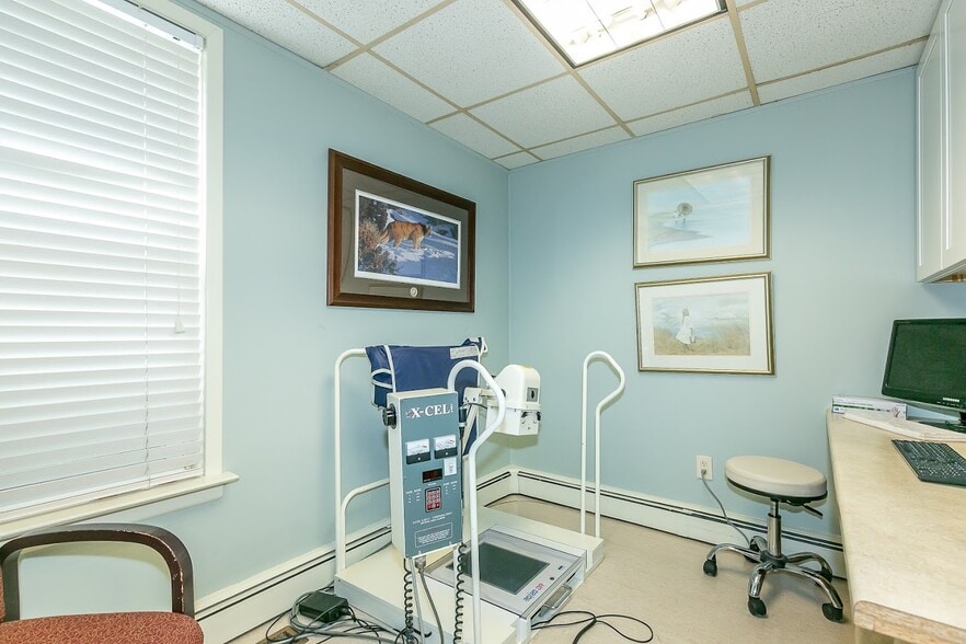More Photos Of 188 W Main St, Oyster Bay Medical For Sale