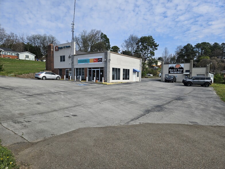 More Photos Of 10922 Chapman Hwy, Seymour General Retail For Lease