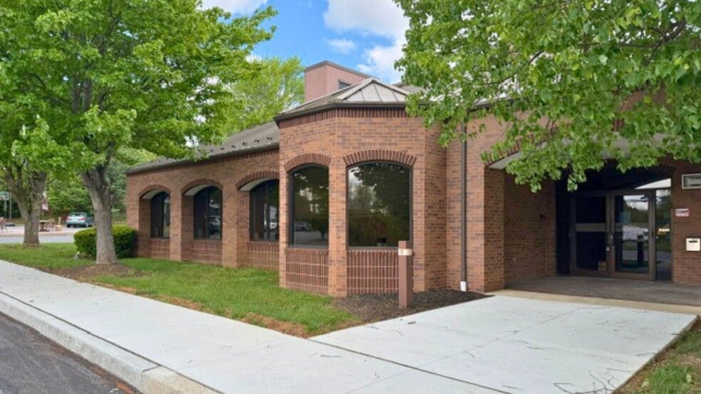 Primary Photo Of 1995 Brookside Rd, Macungie Bank For Lease