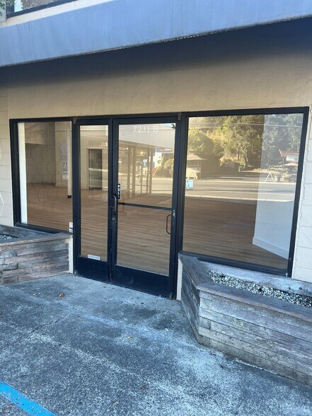 More Photos Of 7231 Healdsburg Ave, Sebastopol Storefront Retail Office For Lease