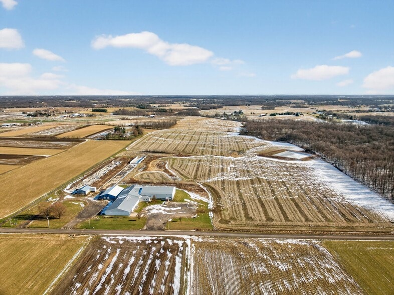 More Photos Of 2280 Deerfield Ave N, Dalton Industrial For Sale