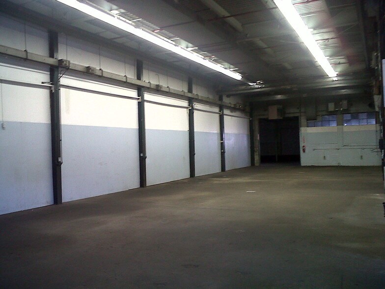 More Photos Of 80 Milltown Rd, Union Township Warehouse For Lease