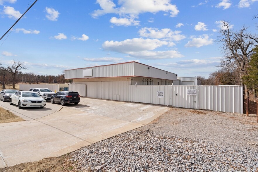 More Photos Of 12217 S Broadway, Edmond Warehouse For Sale
