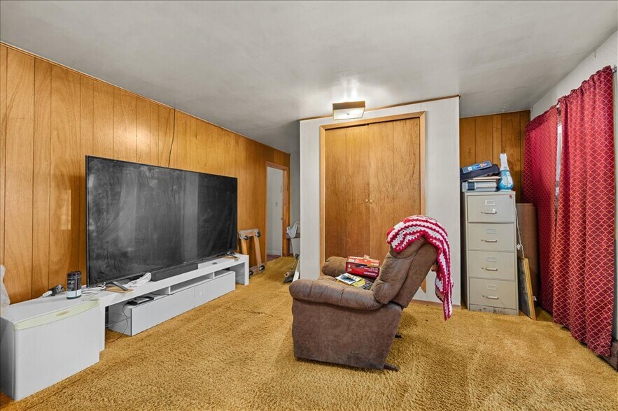 More Photos Of 1307 E Hwy 12, Harlowton Hotel For Sale