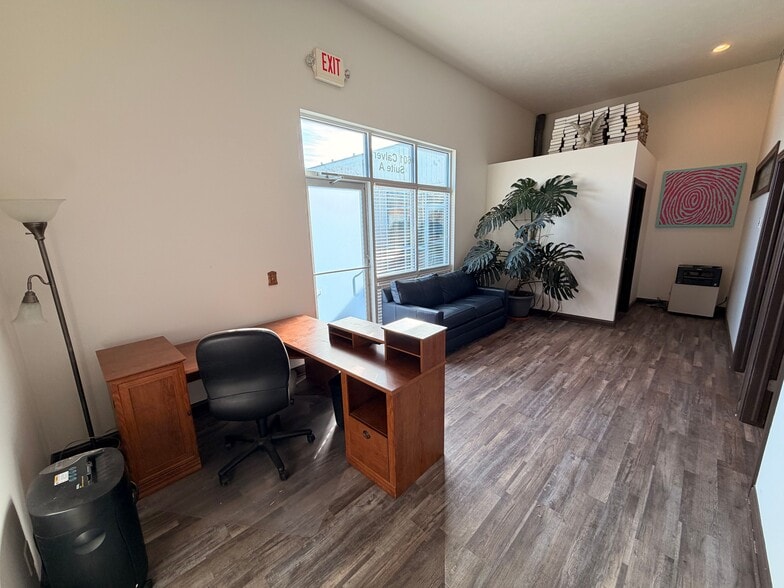 More Photos Of 601 Calvert St, Lincoln Flex For Lease