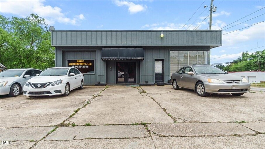 More Photos Of 201 S Main St, Warrenton Office For Sale