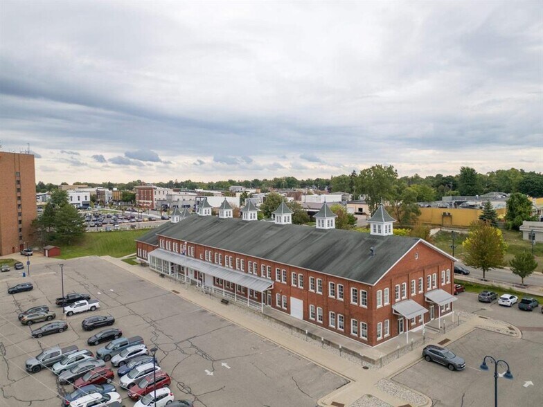 Primary Photo Of 322 Broadway St, Mount Pleasant Flex For Sale