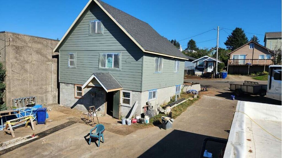 More Photos Of 1333 NE Keel Ave, Lincoln City Specialty For Sale