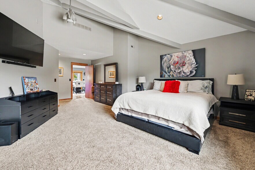 More Photos Of 7291 Stone Rd, Medina Office For Sale