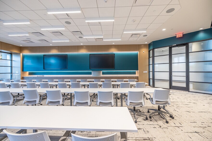 More Photos Of 820 Gessner Rd, Houston Office For Lease