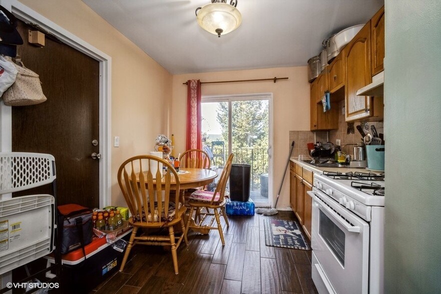 More Photos Of 1747 W Chariot Ct, Mount Prospect Apartments For Sale