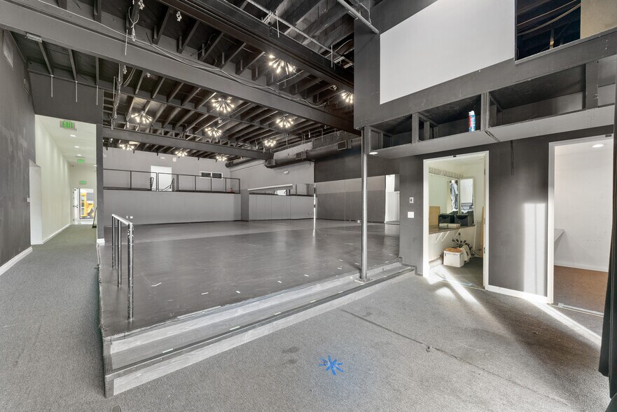 More Photos Of 5142 Lankershim Blvd, North Hollywood Storefront For Sale