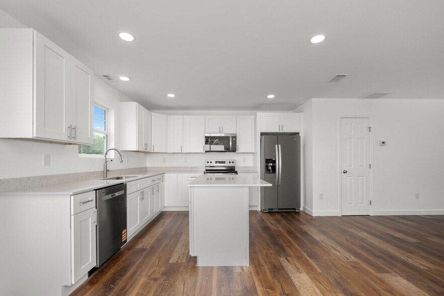 More Photos Of 119 Mullican St, McMinnville Apartments For Sale