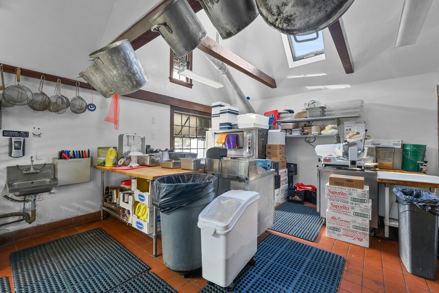 More Photos Of 488 South St, Hyannis Restaurant For Sale