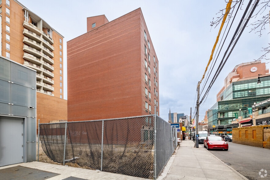 More Photos Of 13351 39th Ave, Flushing Hotel For Lease