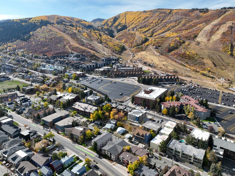 More Photos Of 1469 Woodside Ave, Park City Lodge Meeting Hall For Sale