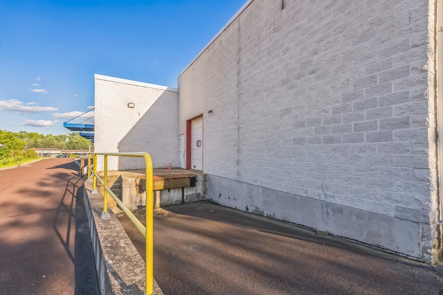 More Photos Of 3618 Hulmeville Rd, Bensalem Flex For Sale