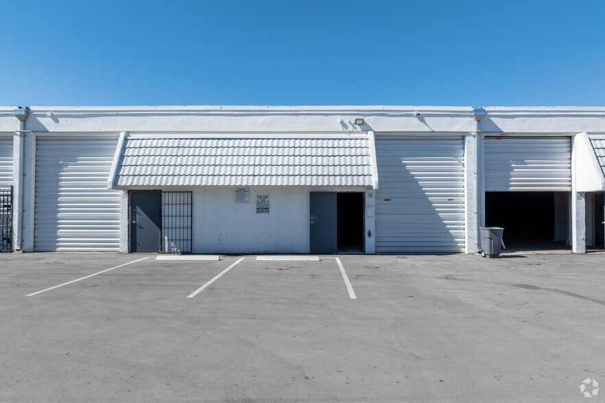 More Photos Of 2099 NW 141st St, Opa Locka Warehouse For Lease