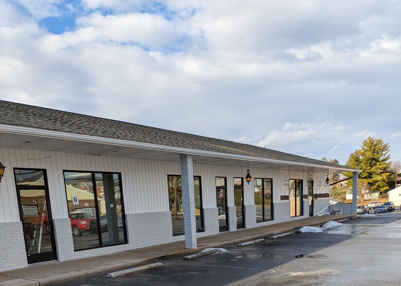 More Photos Of 1492 Main St, Catasauqua General Retail For Lease