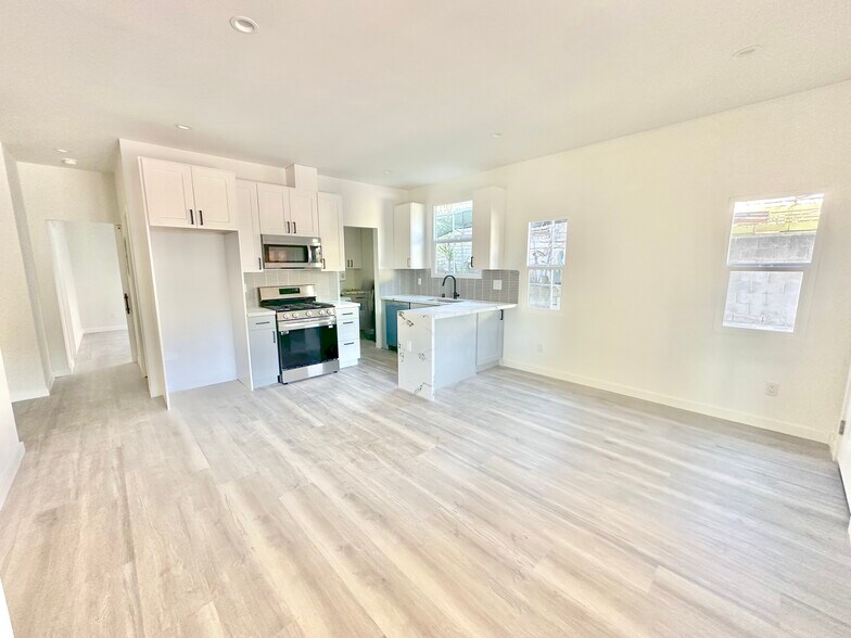 More Photos Of 1637-1639 1/2 Micheltorena St, Los Angeles Apartments For Sale