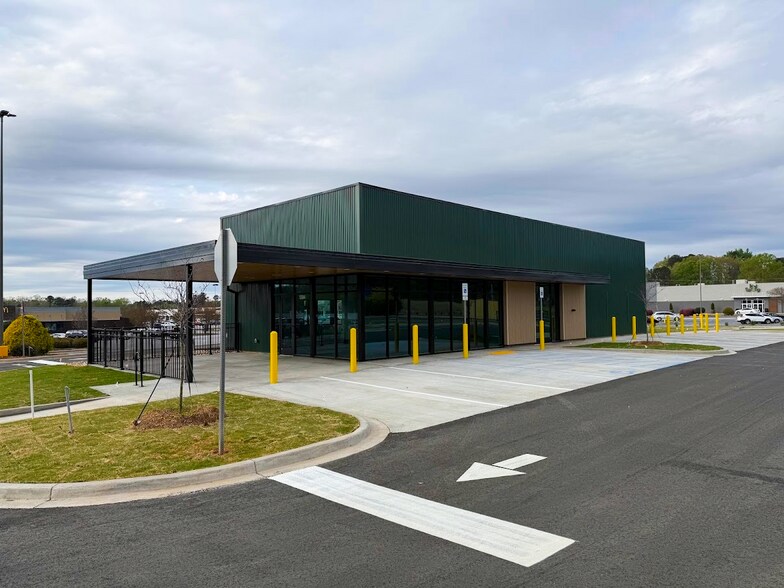 More Photos Of 1302 S -01-51, Greenwood General Retail For Sale