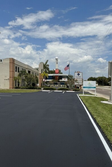 More Photos Of 3421 W Kennedy Blvd, Tampa Freestanding For Sale