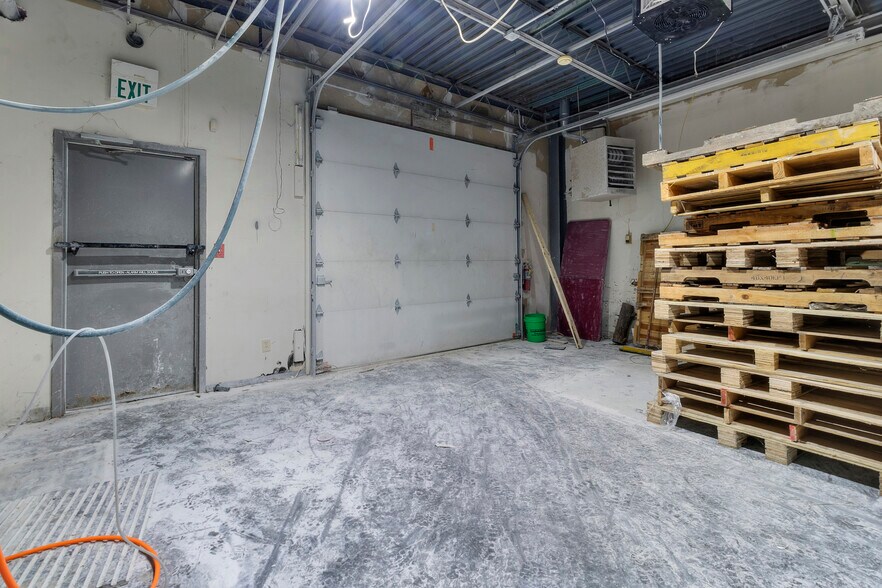 More Photos Of 6609 E 82nd St, Indianapolis Storefront Retail Office For Sale