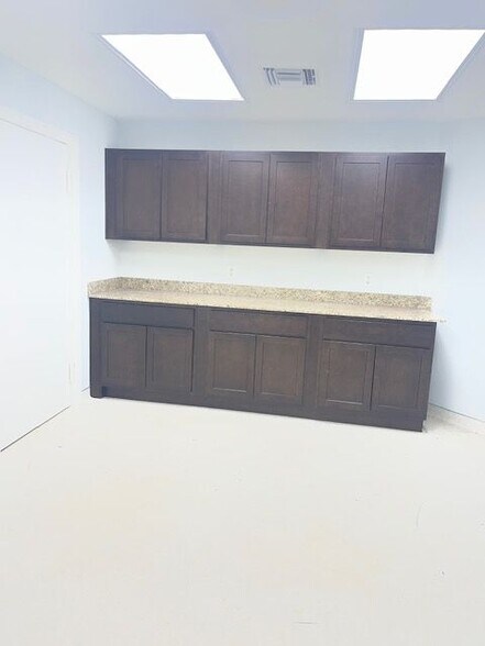 More Photos Of 12640 World Plaza Ln, Fort Myers Medical For Lease