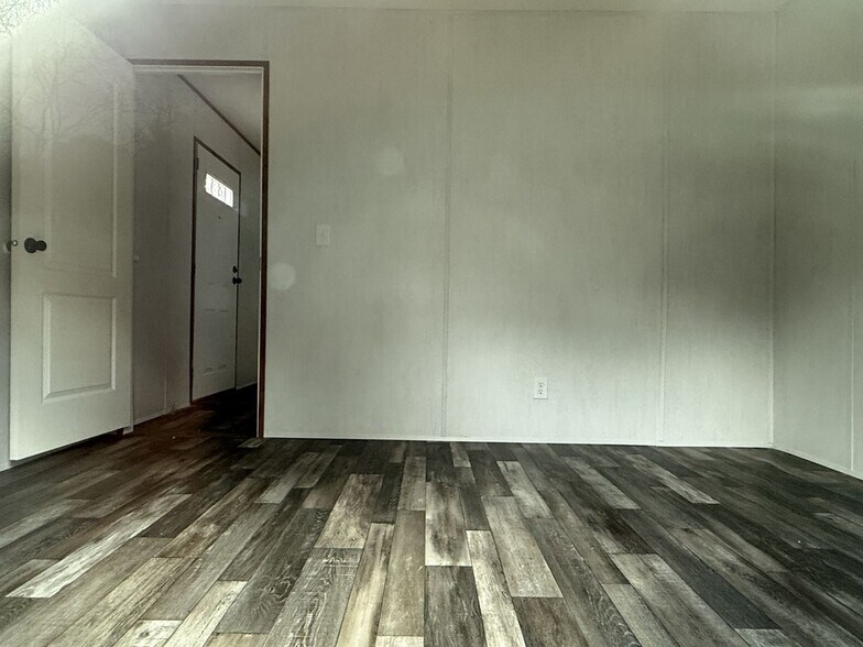 More Photos Of 1402 N 69th Ave, Pensacola Manufactured Housing Mobile Home Park For Sale