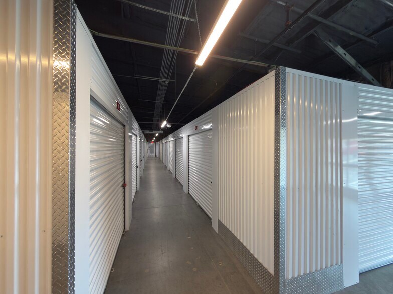 More Photos Of 3670 N L St, Pensacola Office For Sale