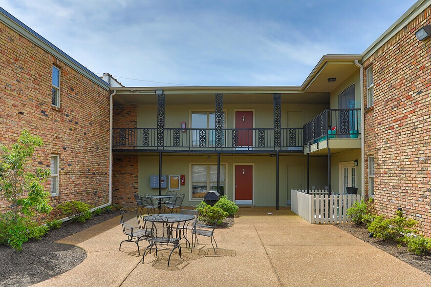 More Photos Of 207 S Barksdale St, Memphis Apartments For Sale
