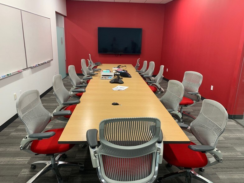More Photos Of 550 Northwest Plaza Dr, Saint Ann Office For Lease