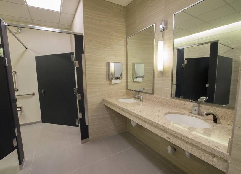 More Photos Of 301 McCullough Dr, Charlotte Unknown For Lease