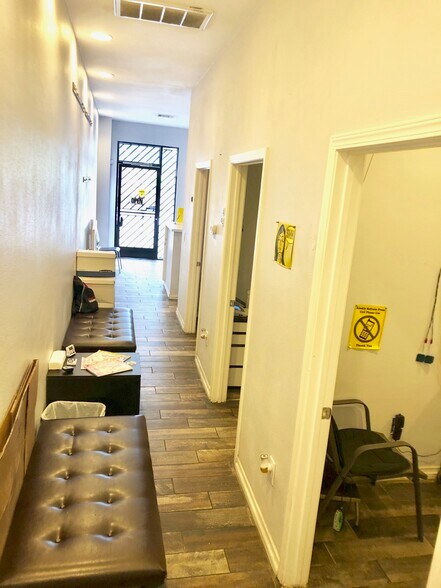 More Photos Of 1127 N Vermont Ave, Los Angeles Medical For Lease