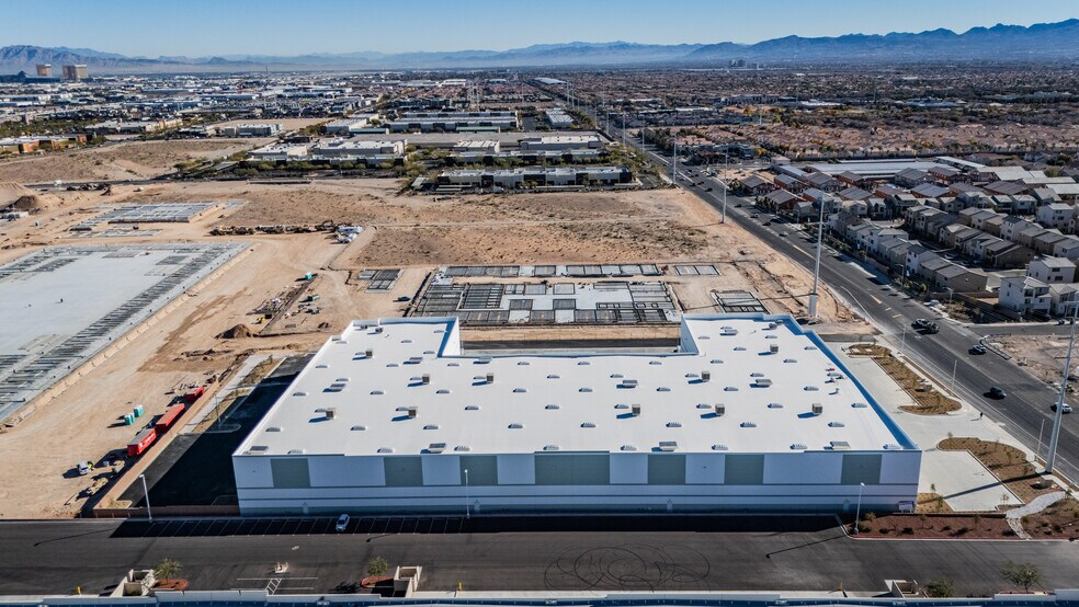 More Photos Of 7610 W Warm Springs Rd, Las Vegas Distribution For Lease