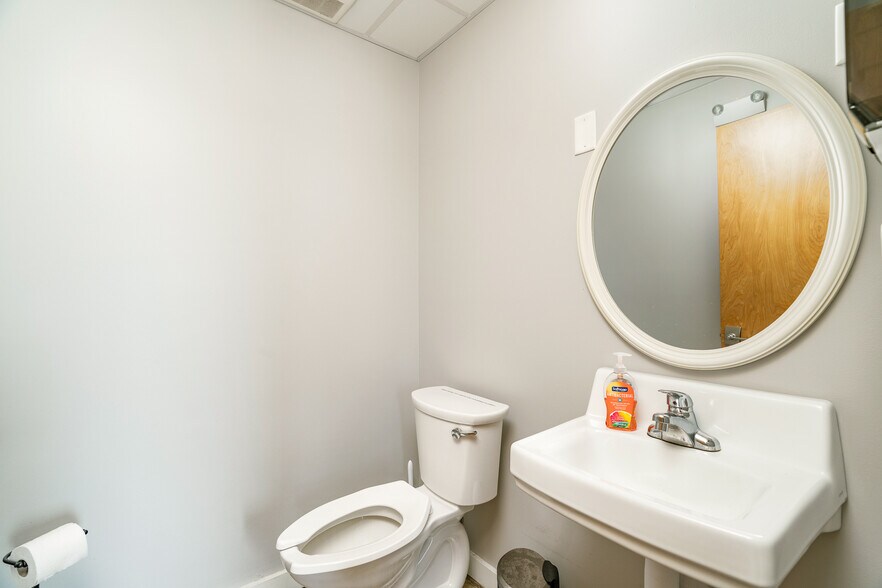 More Photos Of 2017 Ailor Ave, Knoxville Loft Creative Space For Sale