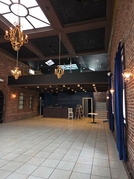 More Photos Of 286 Main St, Port Washington Restaurant For Lease