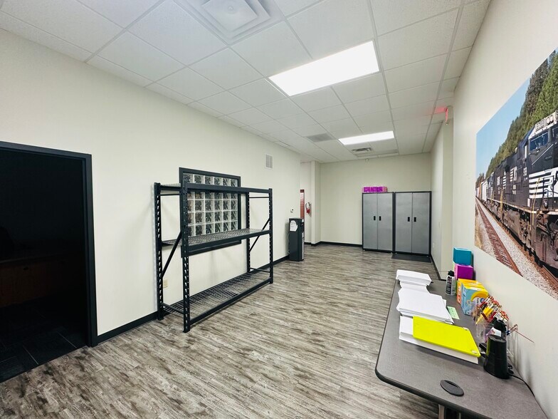 More Photos Of 12276 San Jose Blvd, Jacksonville Medical For Lease