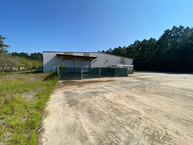 More Photos Of 241 Highway 1085, Madisonville Warehouse For Lease