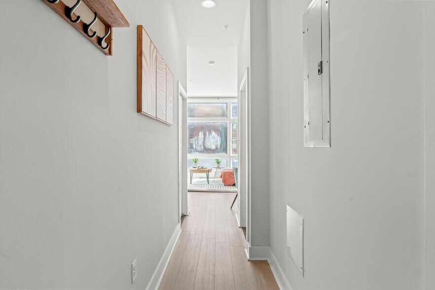 More Photos Of 826 N Broad St, Philadelphia Storefront Retail Residential For Sale